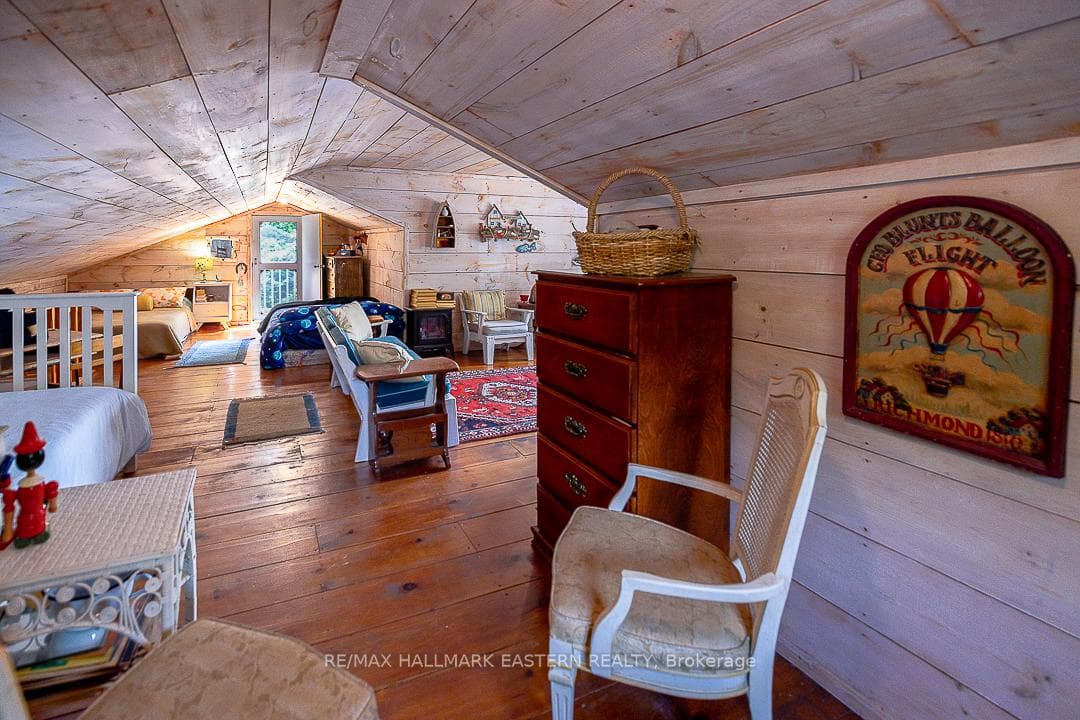 2766 NEWCOMB Lane photo 26