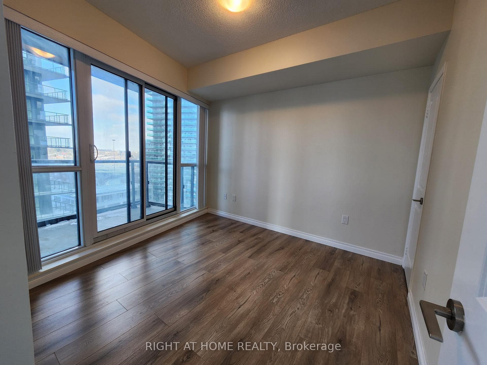 39 Annie Craig Drive Unit 1205 photo 10