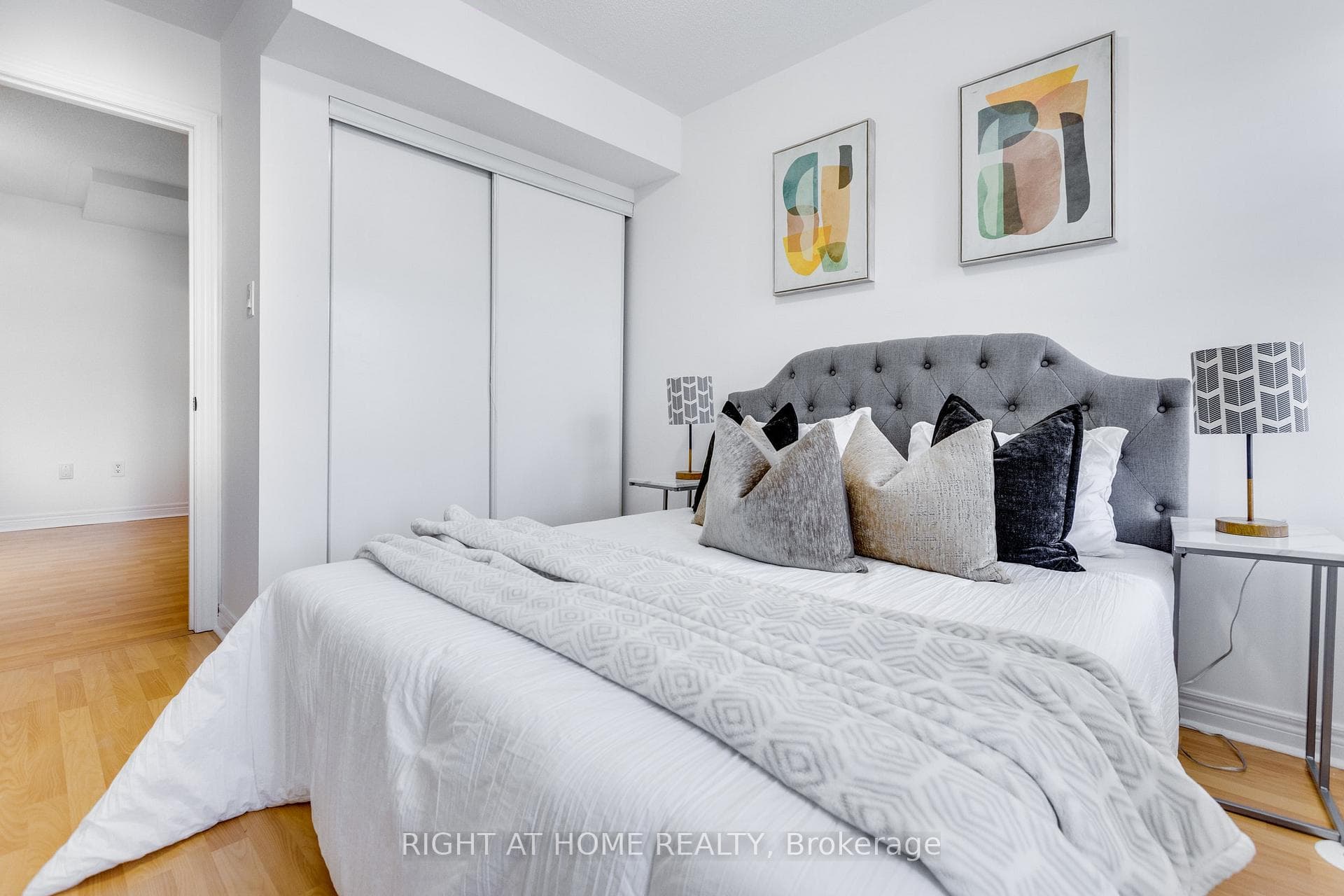 312 John Street Unit 331 photo 29