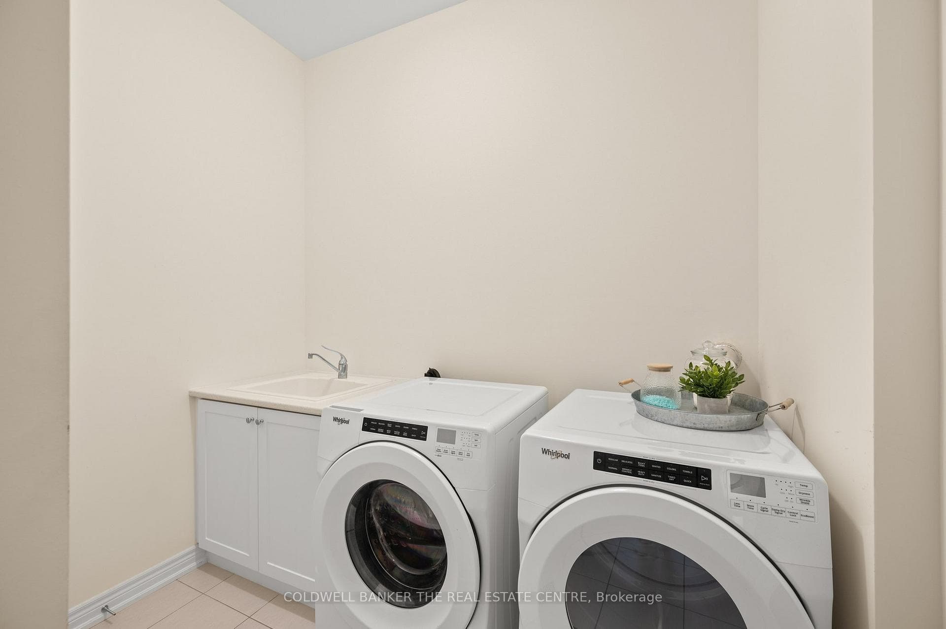 31 John Smith Street photo 17