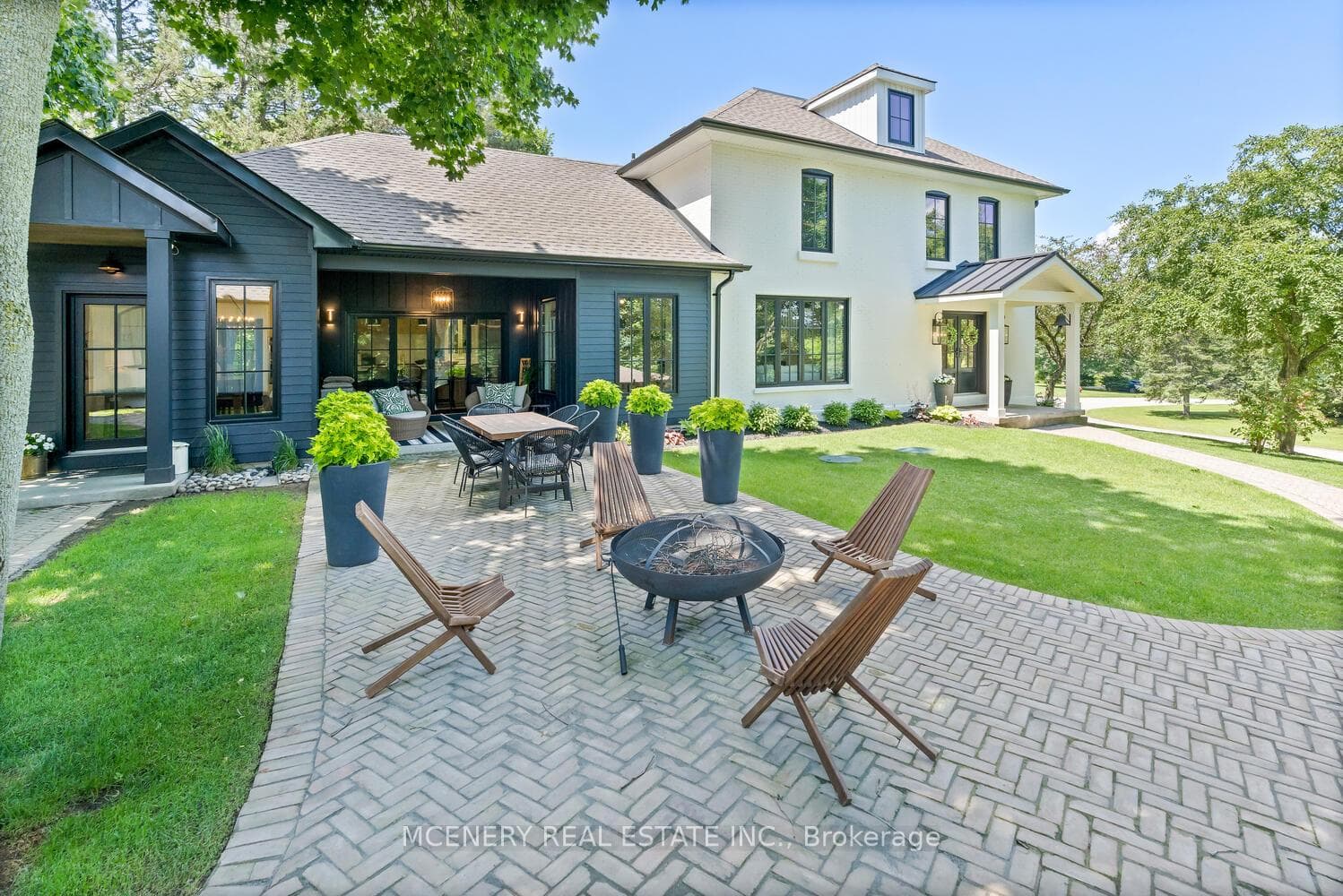 9540 DUNDAS Street photo 37
