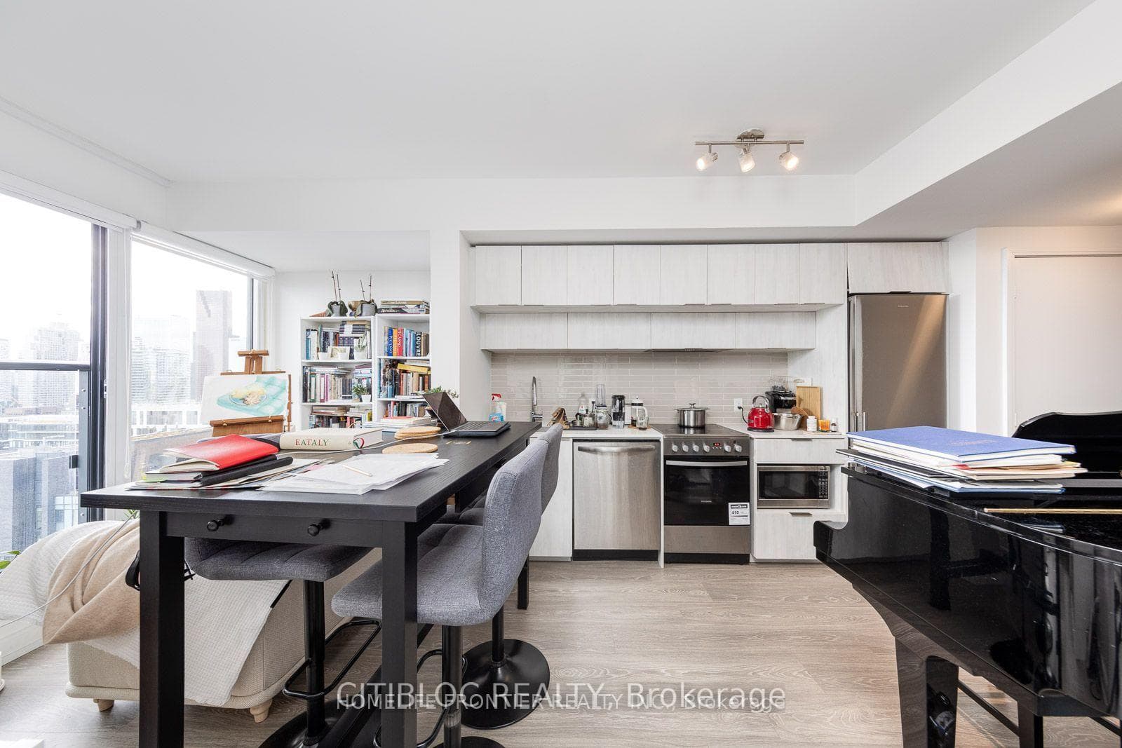 181 Dundas Street Unit 4008 photo 3