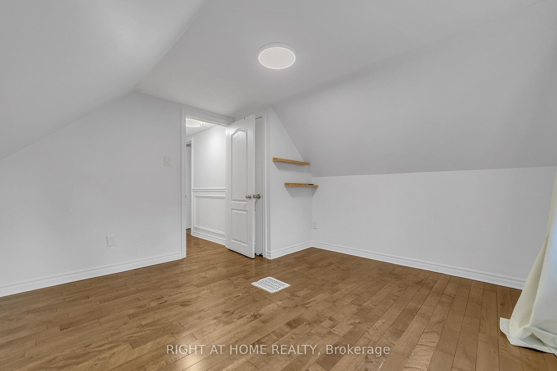 41 Monarchdale Avenue photo 32