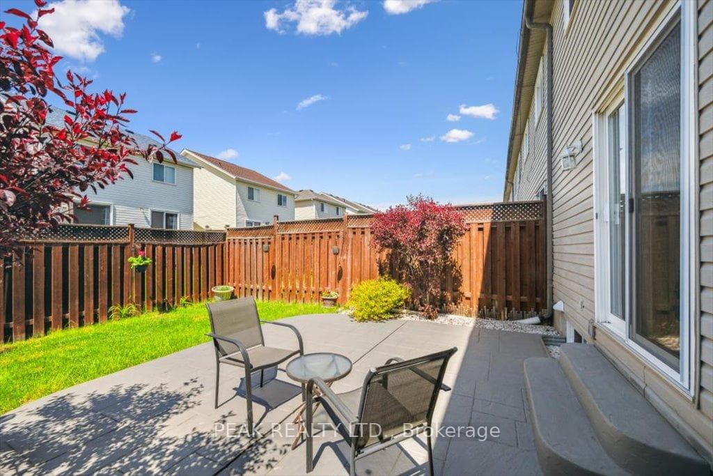 88 Foxglove Crescent photo 37