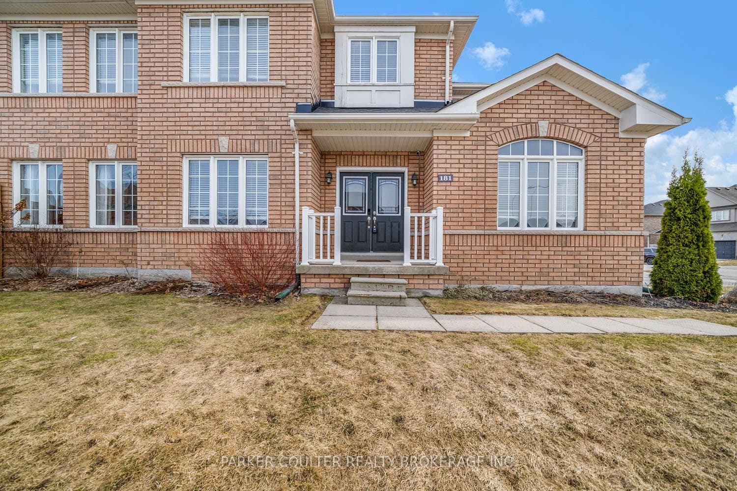 181 Sovereign's Gate photo 9