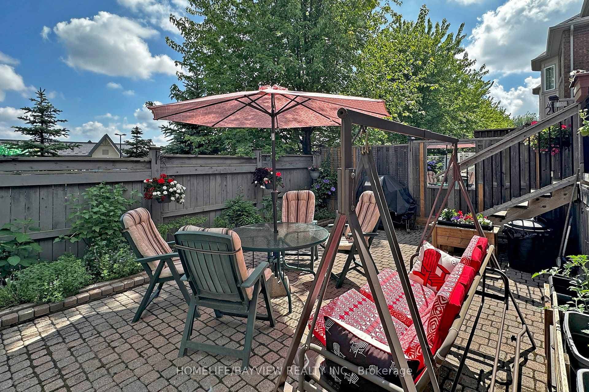 9 Westcliffe Crescent photo 32