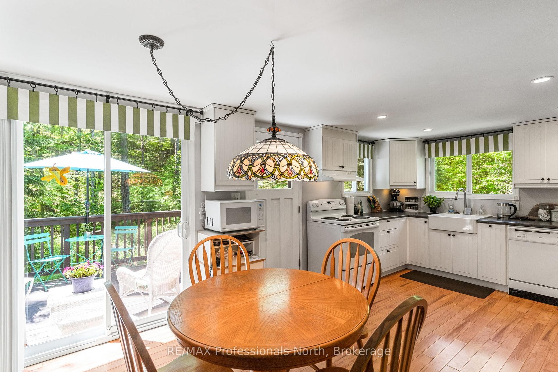 4792 Harburn Road photo 11