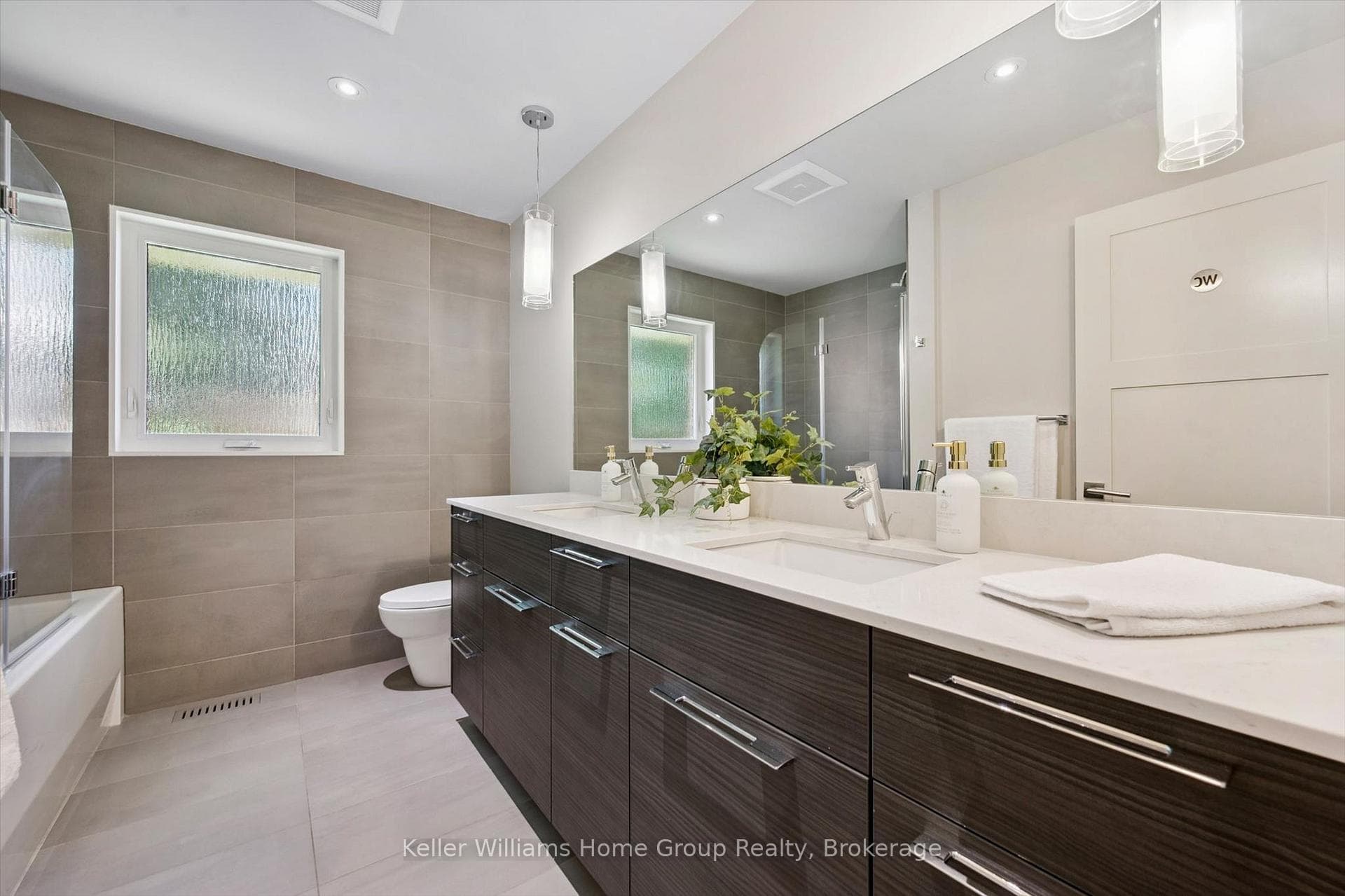 22 Lyle Place photo 32