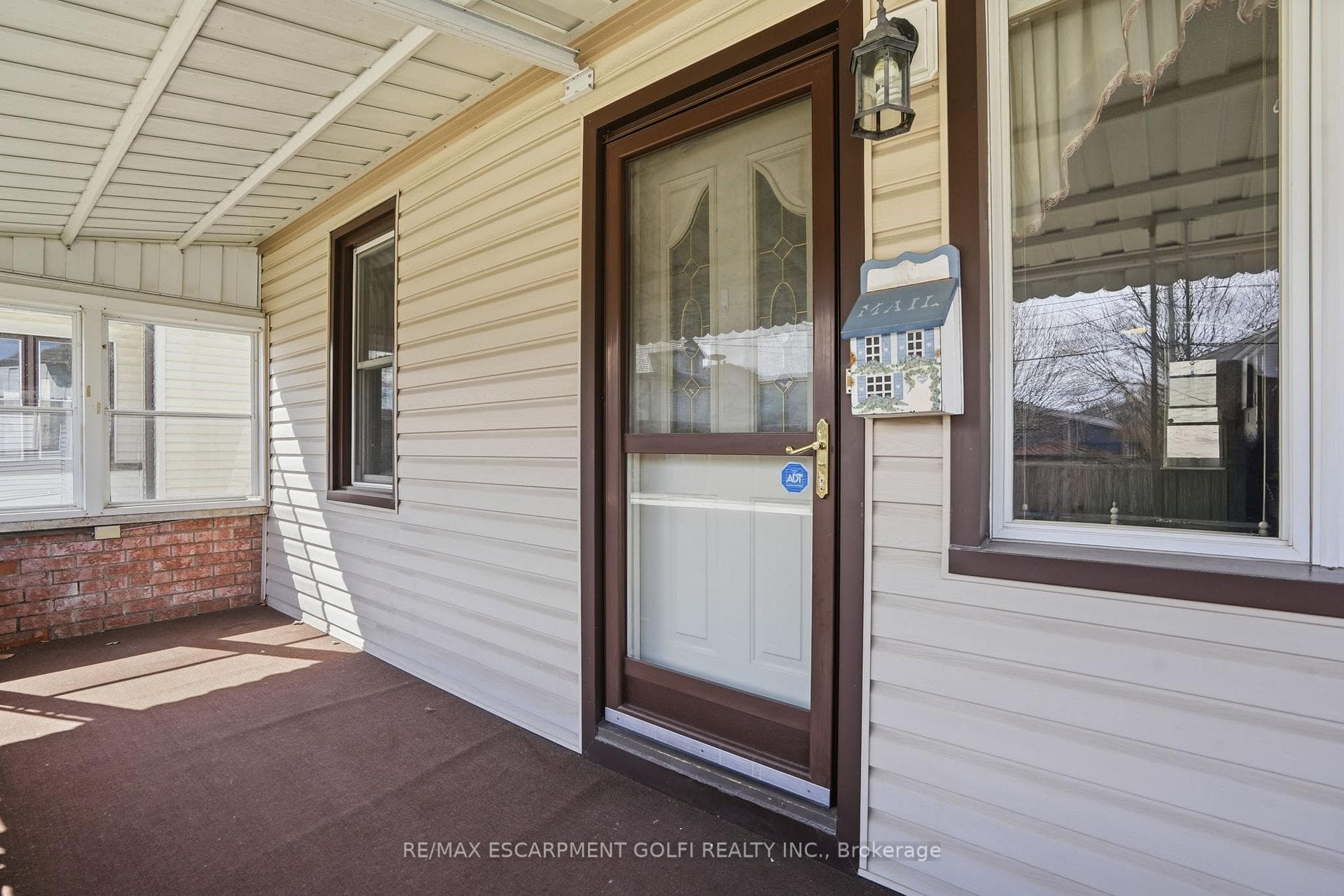 4867 SIXTH Avenue photo 2