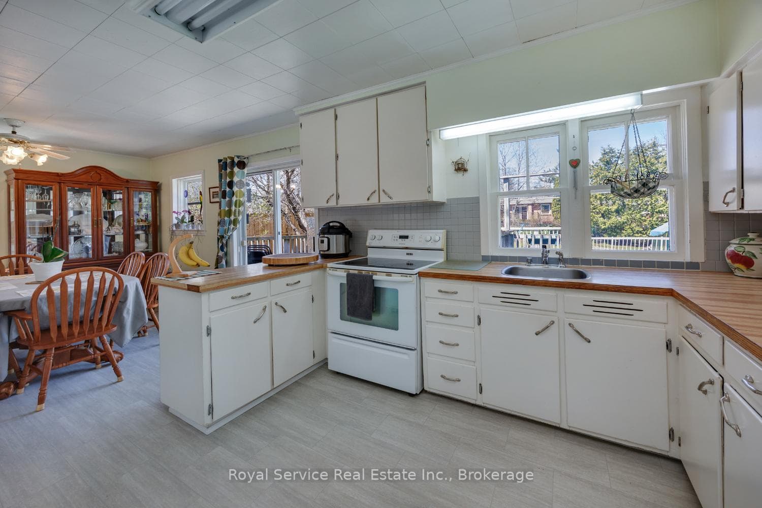 210 Shelbourne Street photo 15
