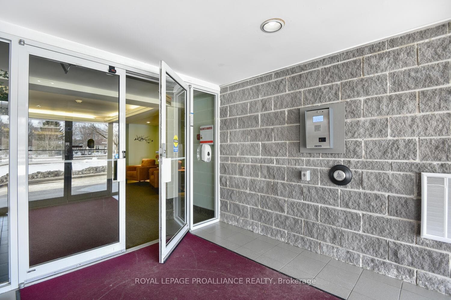 274 Ormond Street Unit 104 photo 4