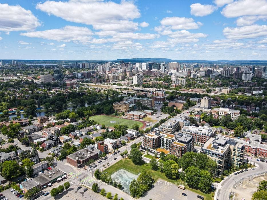 570 De Mazenod Avenue Unit 412 photo 46