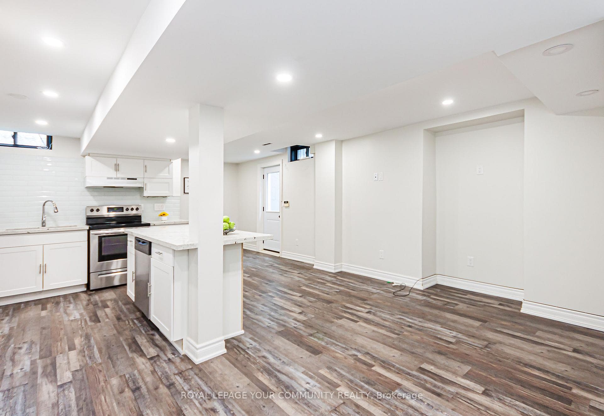 33 Durness Avenue Unit Bsmt photo 15