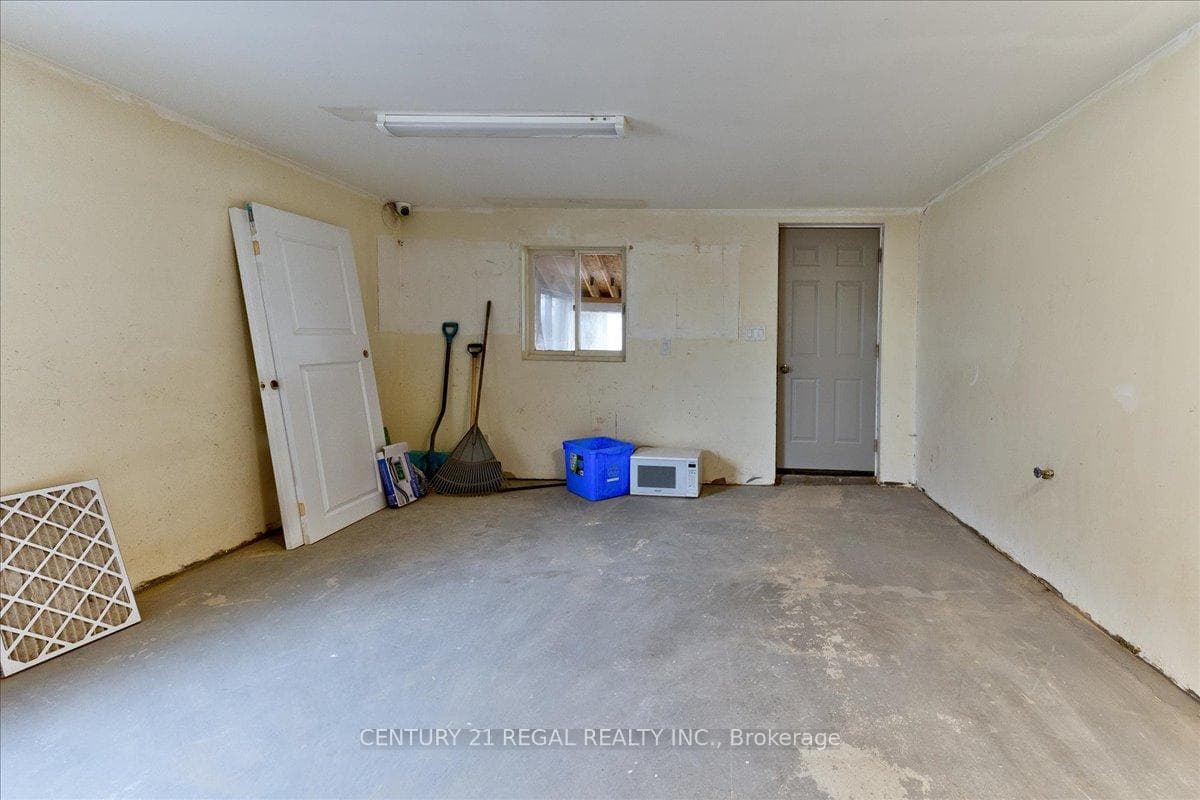 1090 8TH Street photo 40