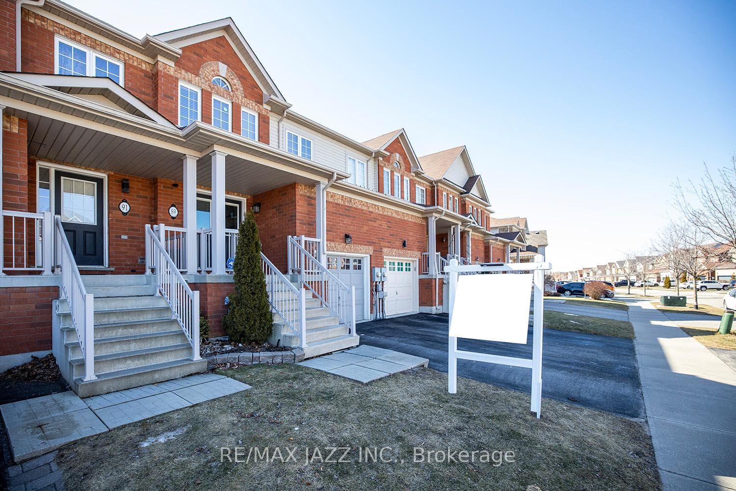 89 Bathgate Crescent photo 2