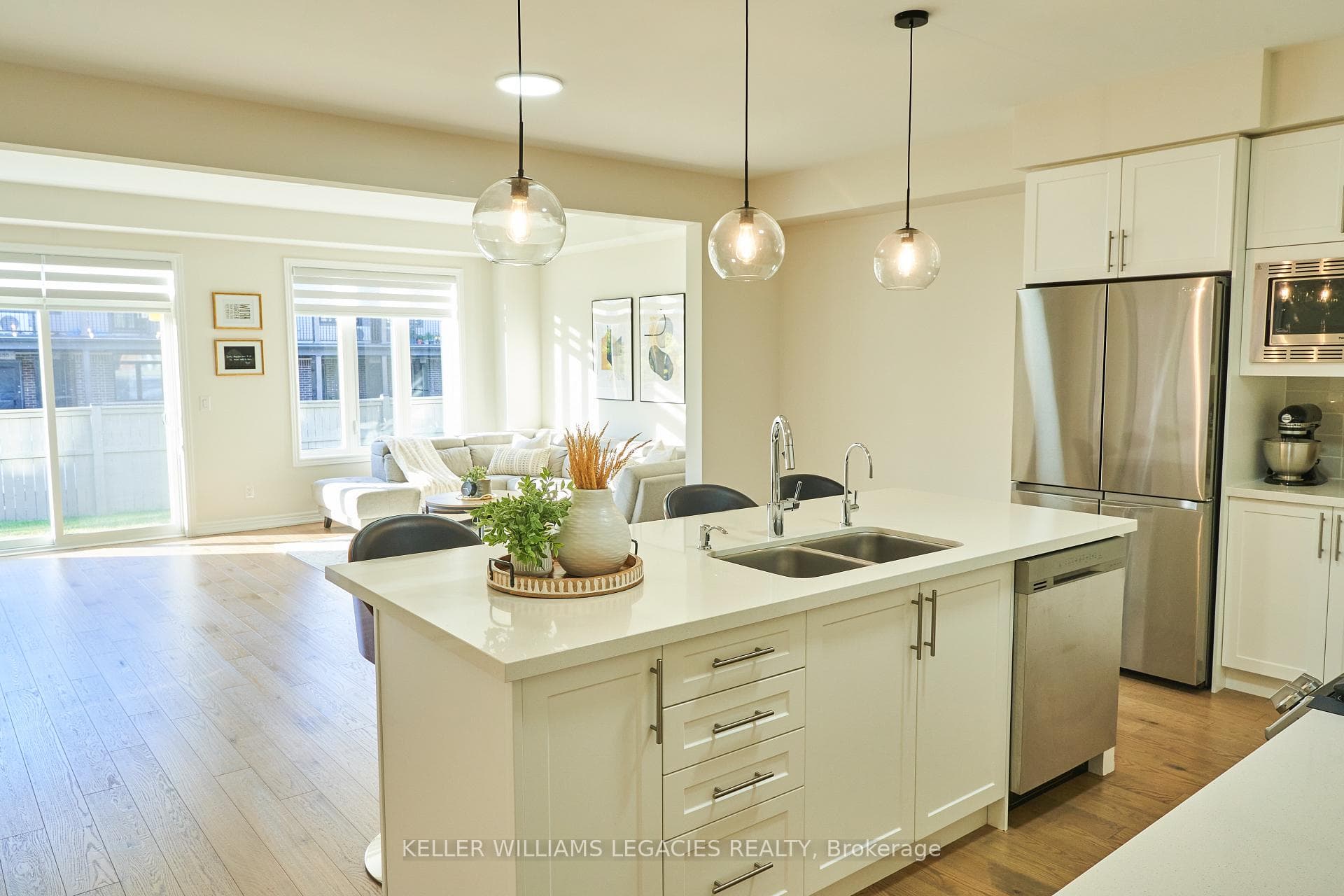 93 Gloria Street photo 4