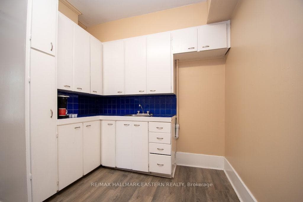 466 Rubidge Street photo 16