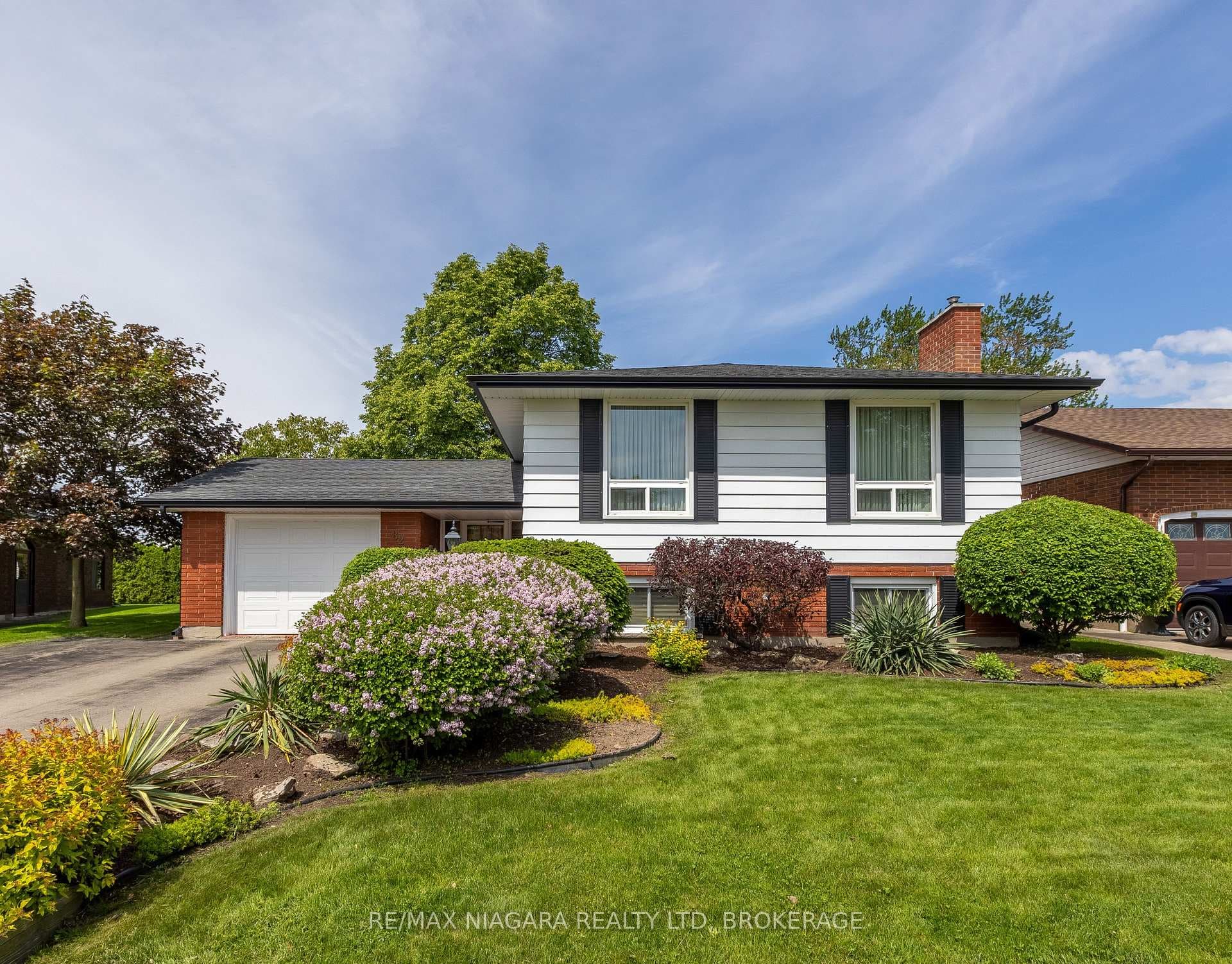 82 Westwood Crescent photo 1