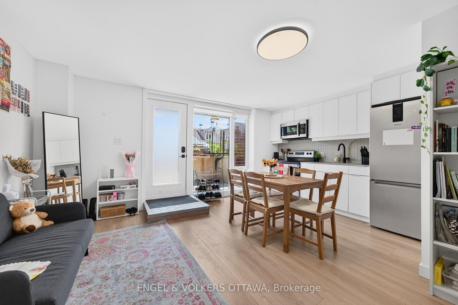 117 Carruthers Avenue Unit D photo 4