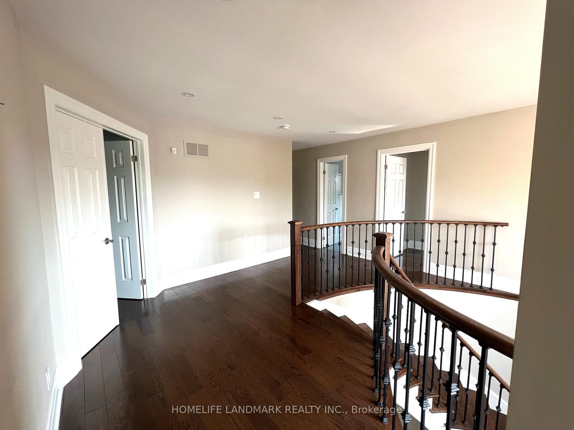 2998 Kingsway Drive photo 12