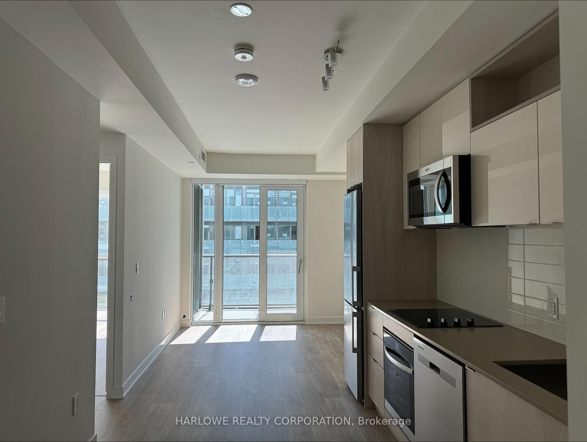 70 Princess Street Unit LPH2914 photo 3