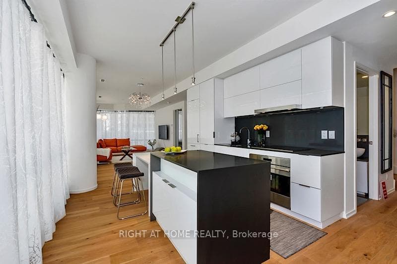 1 Bloor Street Unit 511 photo 5