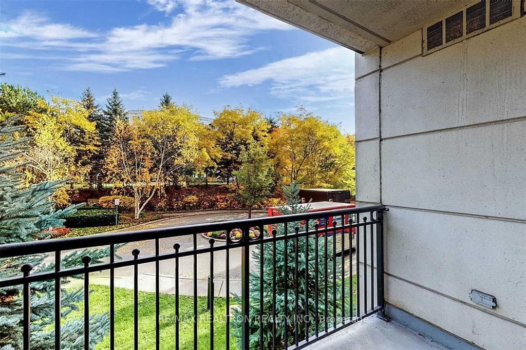 18 William Carson Crescent Unit 211 photo 22