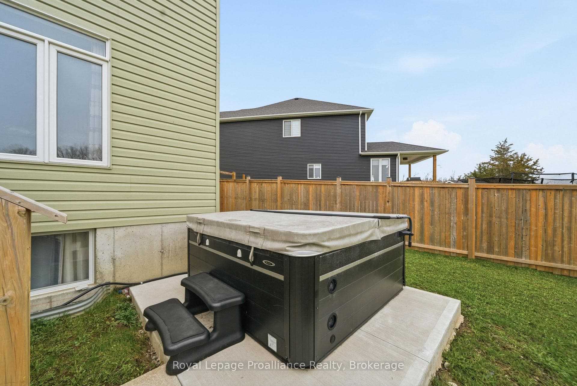 38 Redwood Drive photo 44