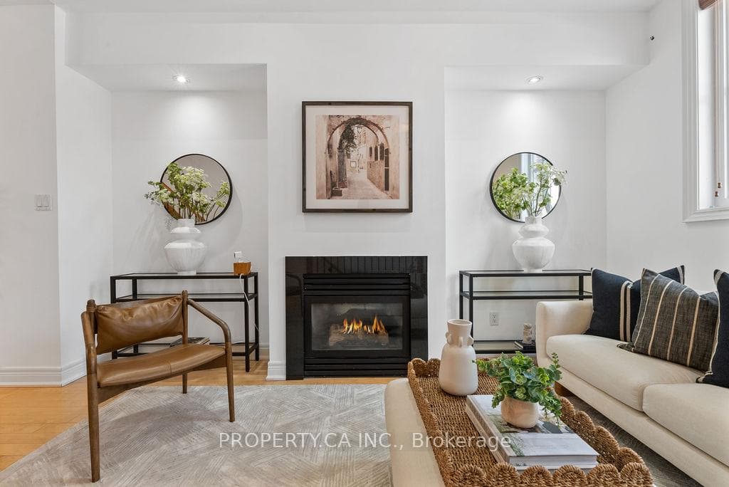 182 McCaul Street photo 3