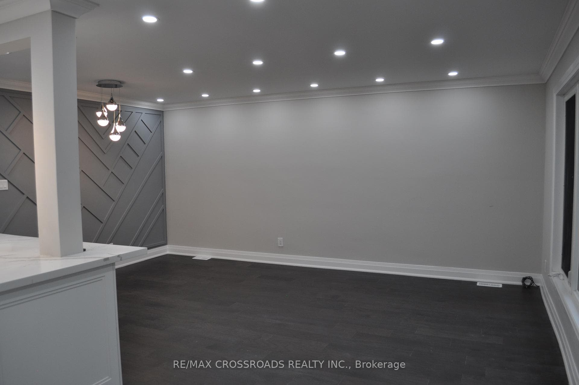 120 Hiscock Boulevard photo 8