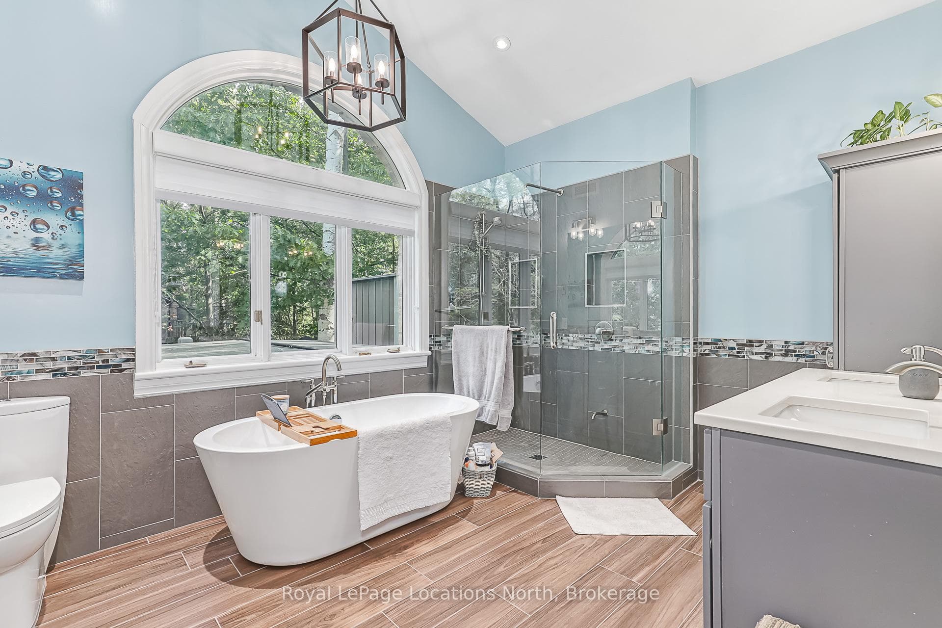 44 Blackburn Avenue photo 13