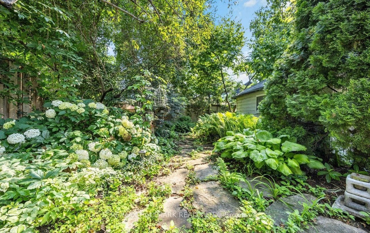 43 Stanhope Avenue Unit Lower photo 9