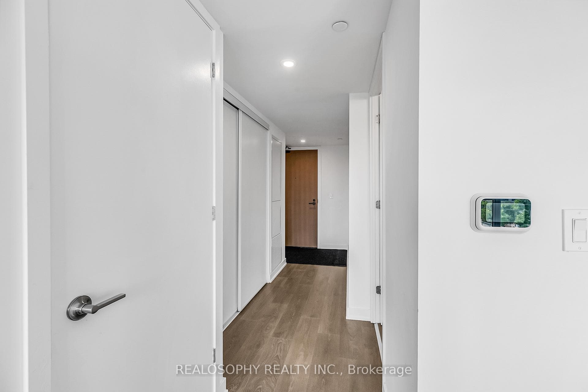 8 Tippett Road Unit 306 photo 9