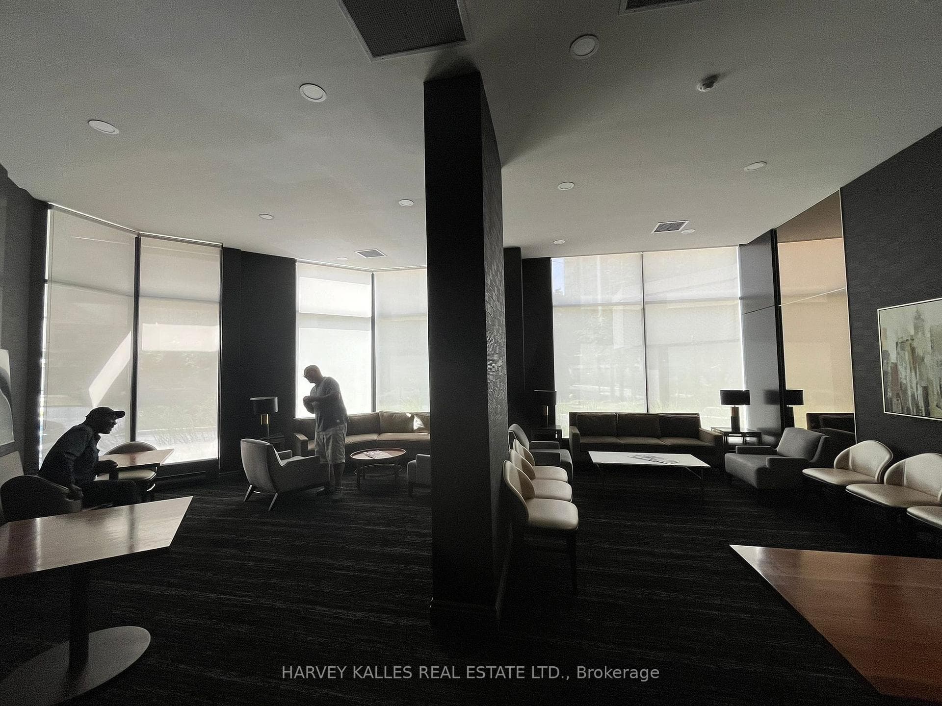 PARTY ROOM