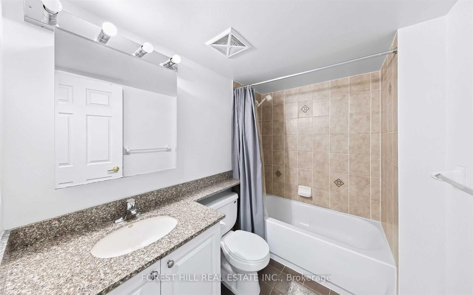 5500 Yonge Street Unit 1006 photo 3