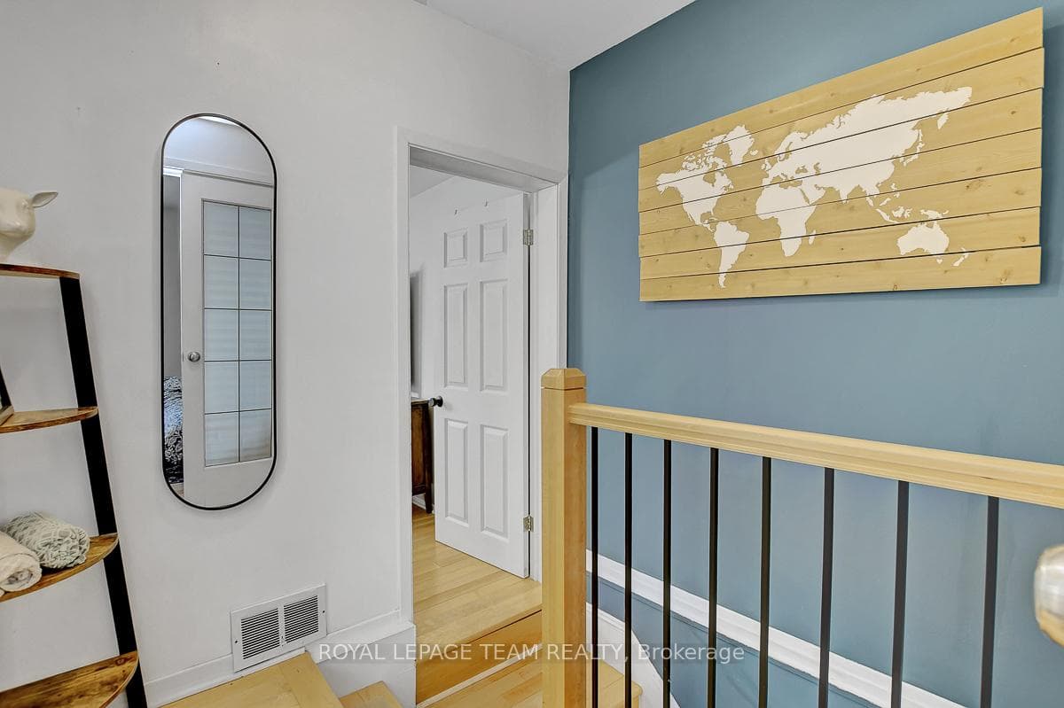 56 CHAMPAGNE Avenue photo 29