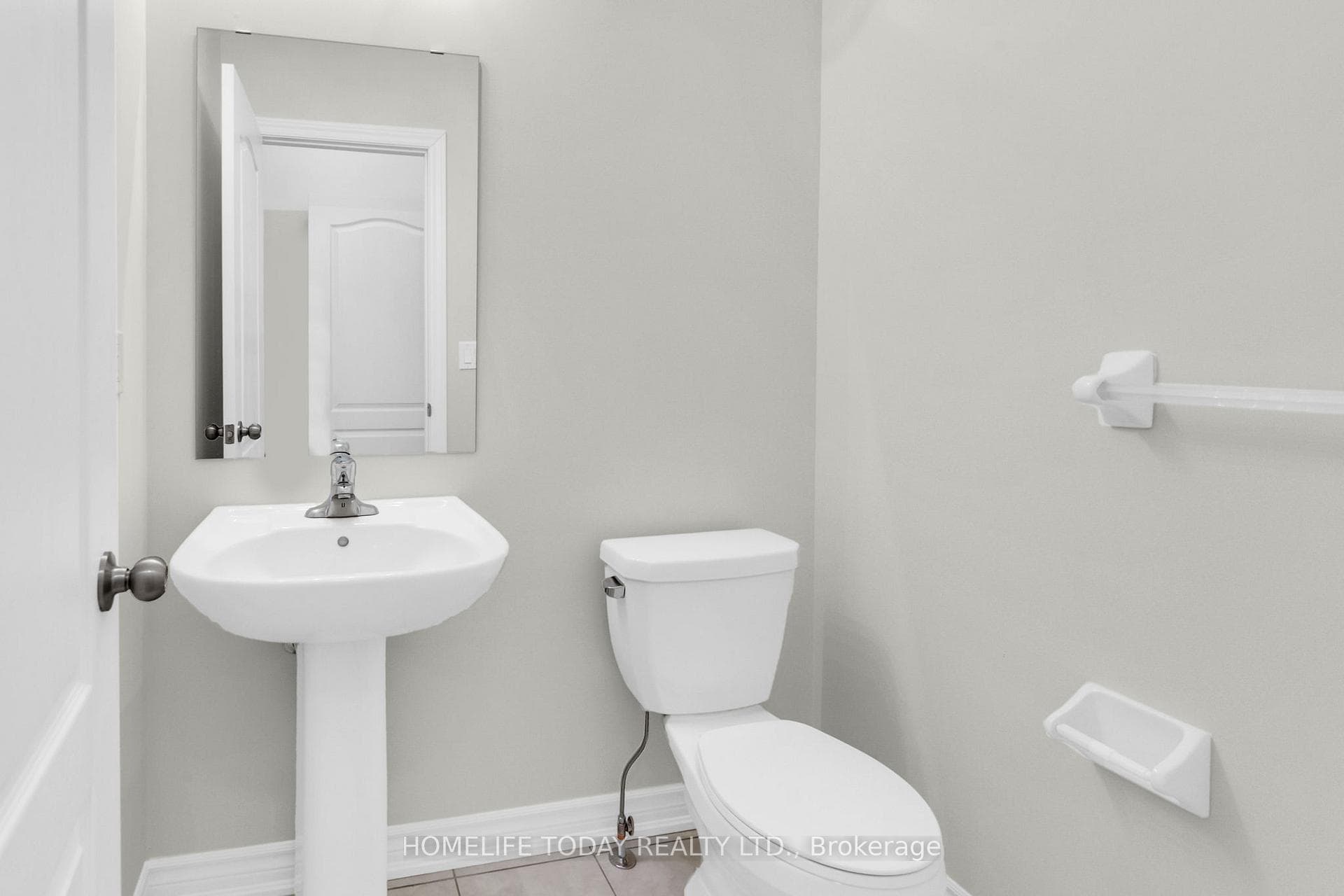 124 Hawkins Street photo 18