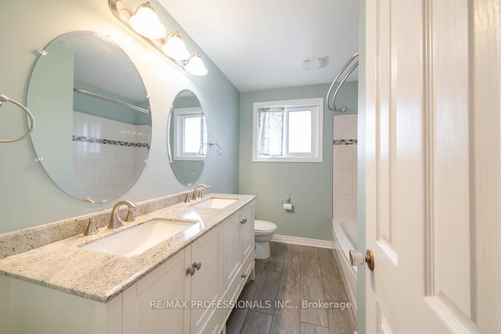 13 Baraniuk Street Unit Upper photo 9