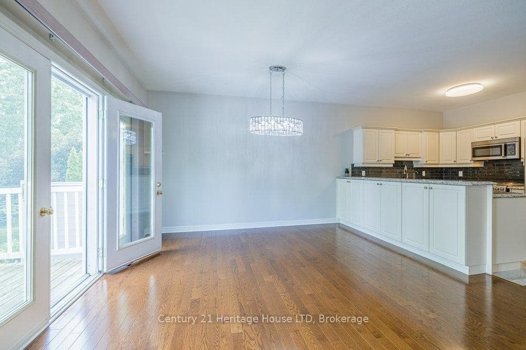6301 Forest Ridge Drive photo 18