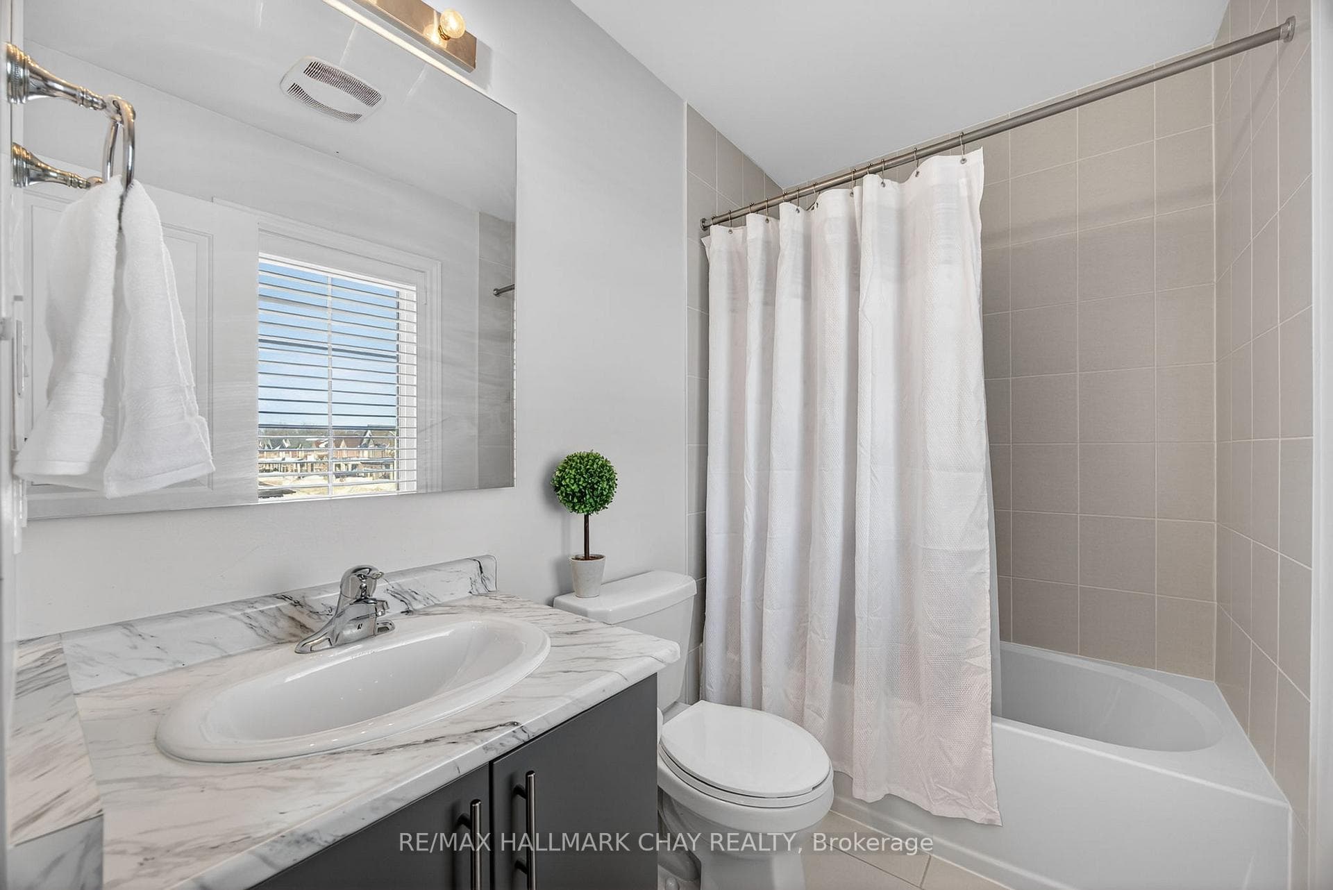 997 Barton Way photo 32