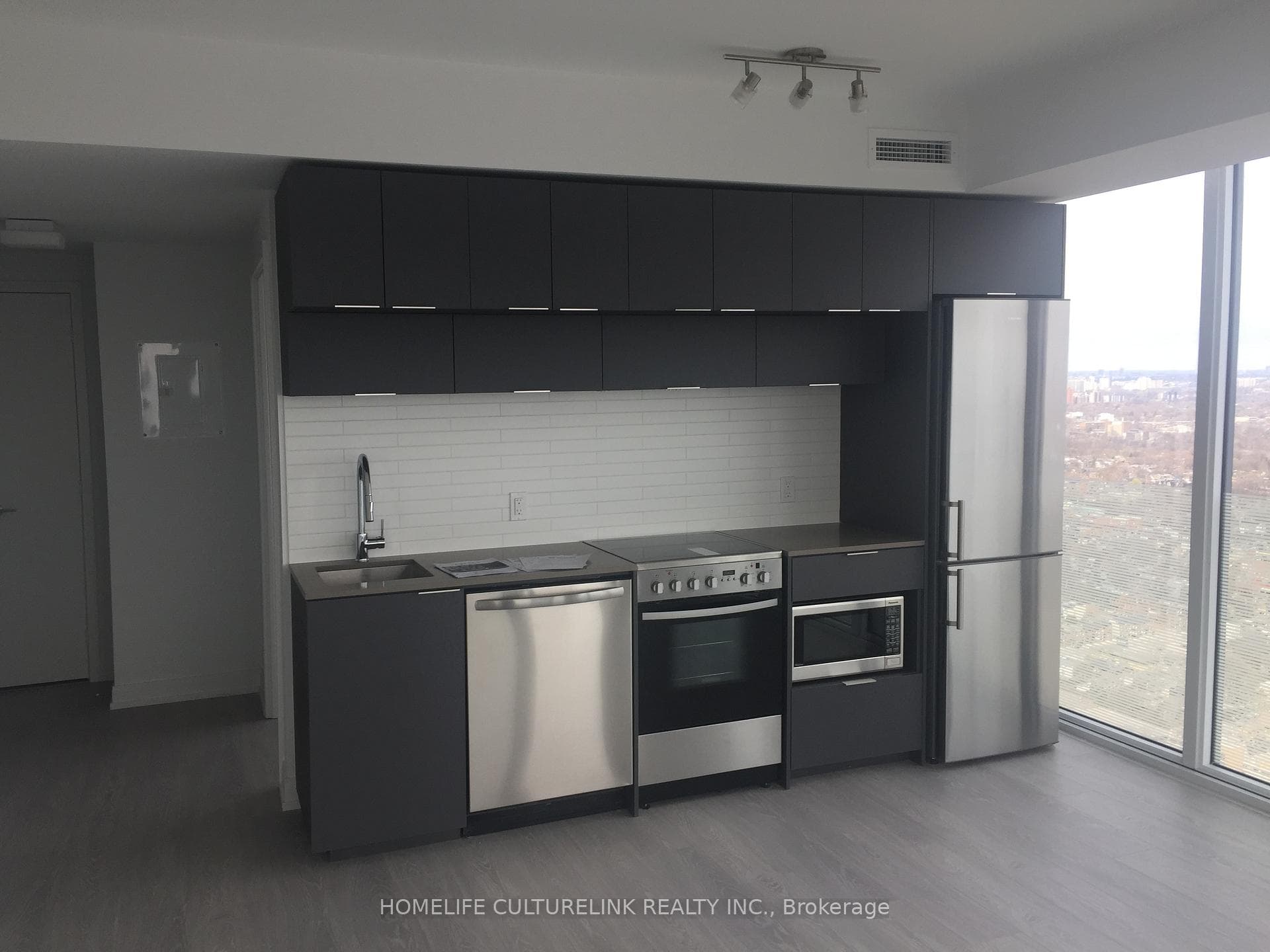 181 Dundas Street Unit 5505 photo 8