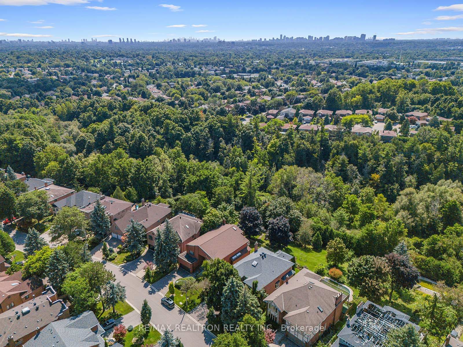 50 Prince Edward Boulevard photo 38