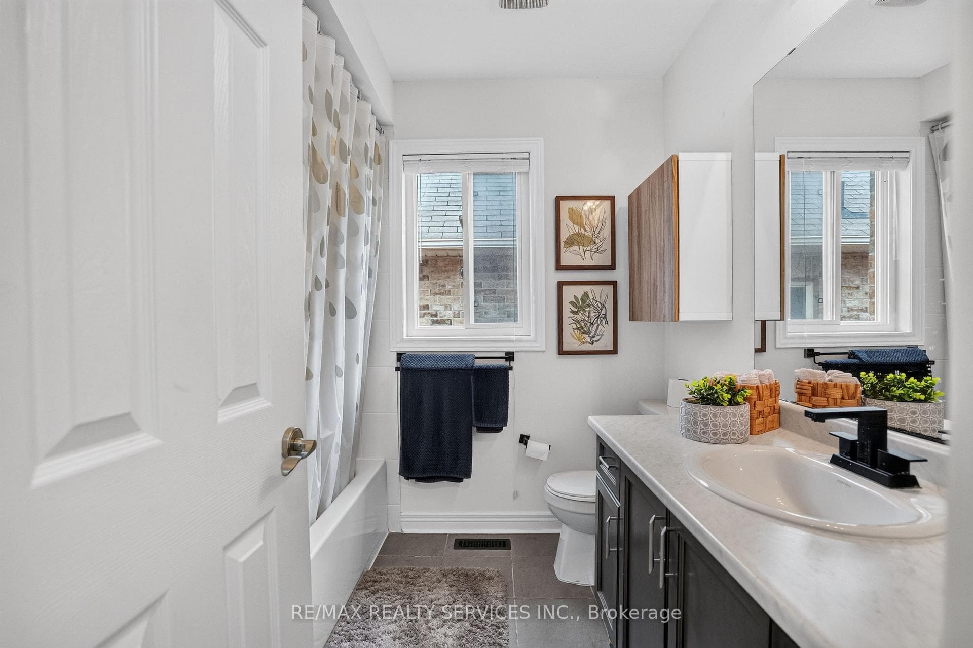 92 Snowling Drive photo 25