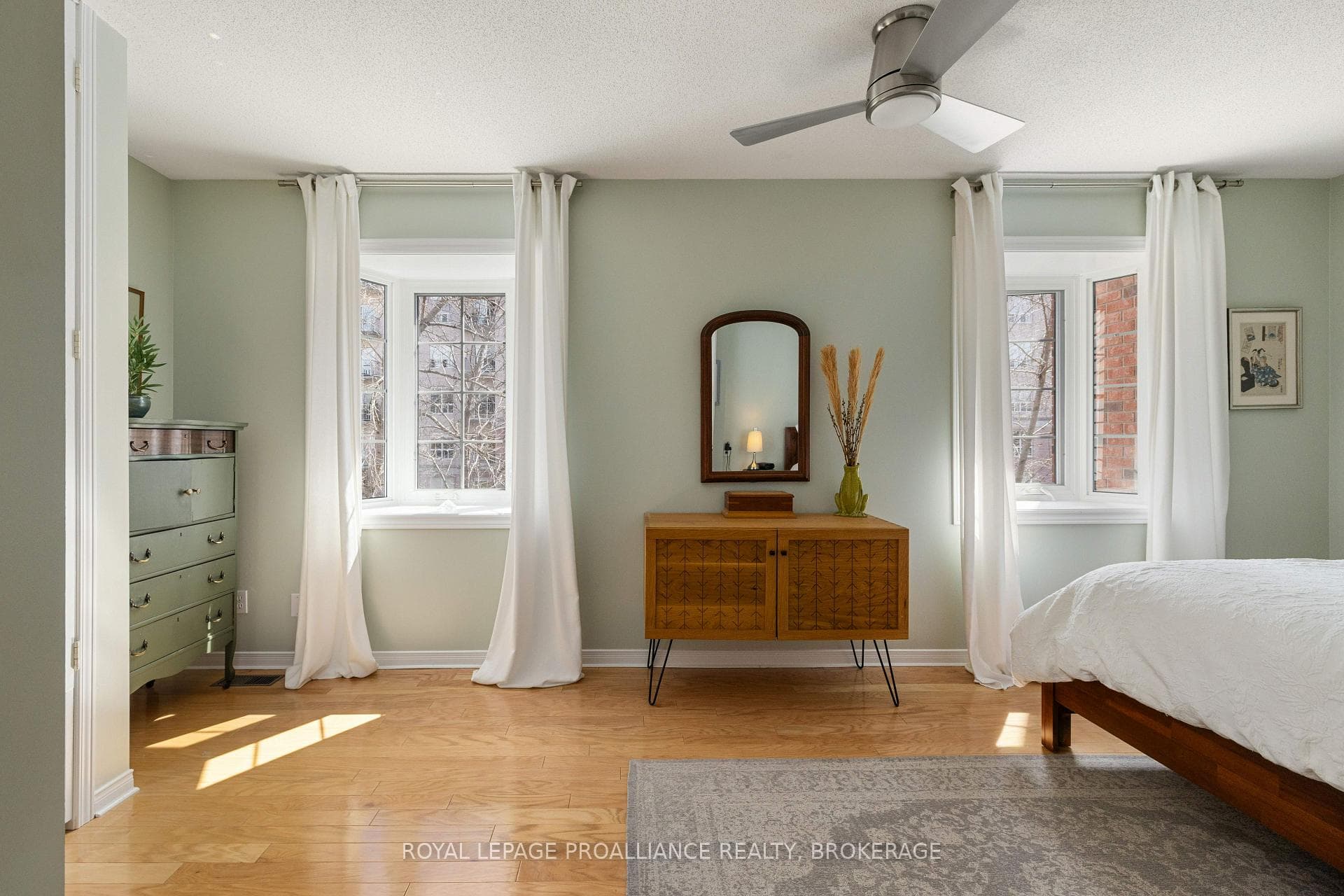 107 Rideau Street photo 26