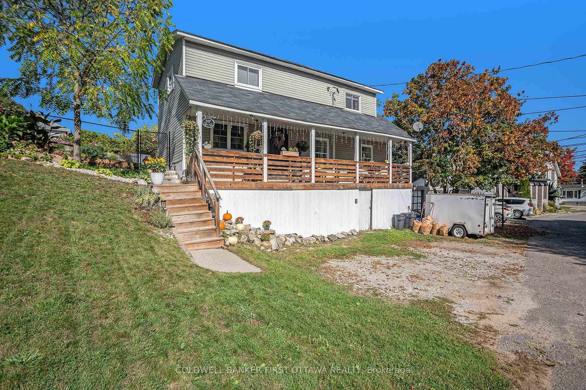 107 Owen Street photo 1