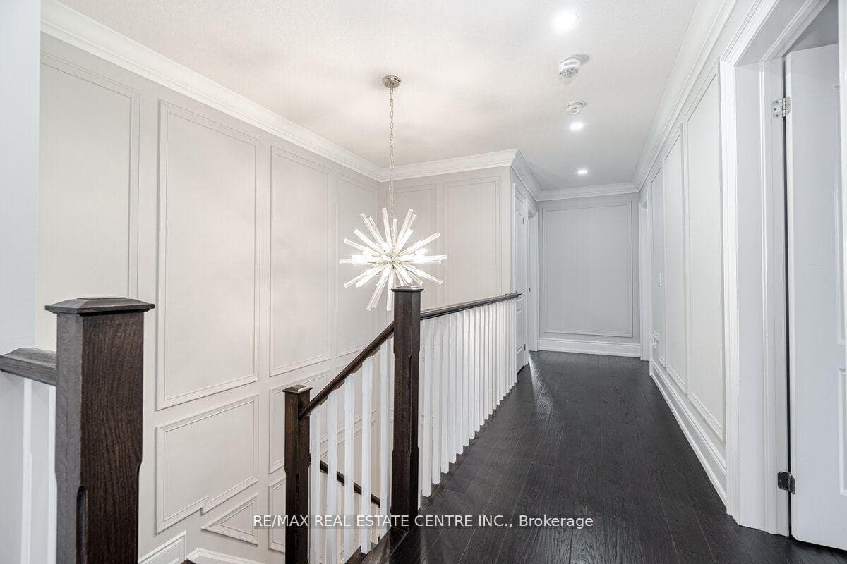 34 HAMILTON Court photo 15