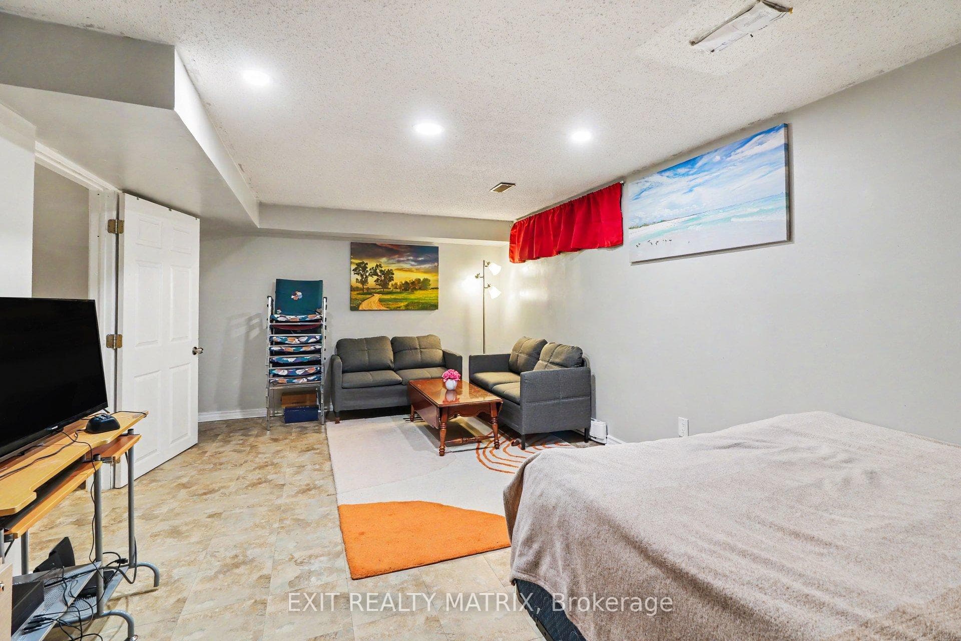 1661 Heron Road Unit 3 photo 23