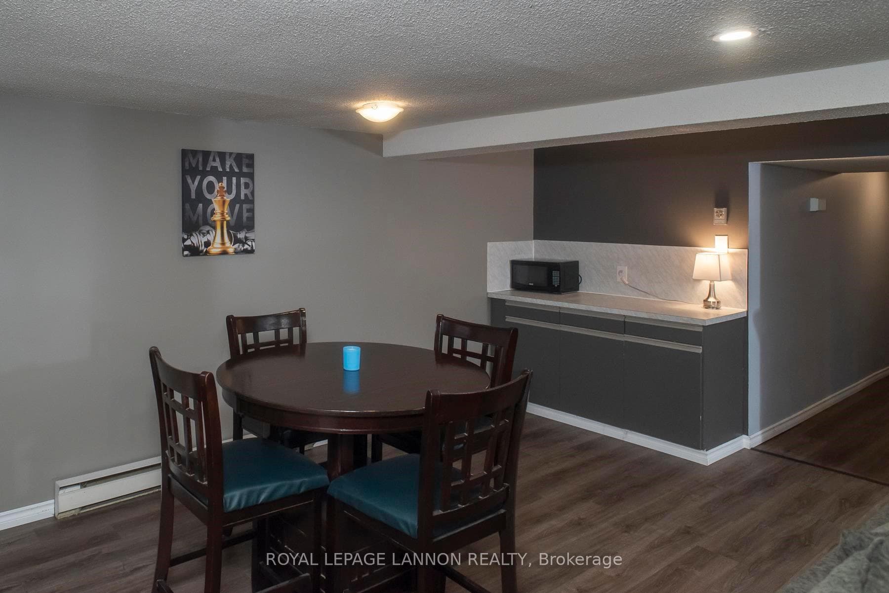 252 ANGUS Street photo 16
