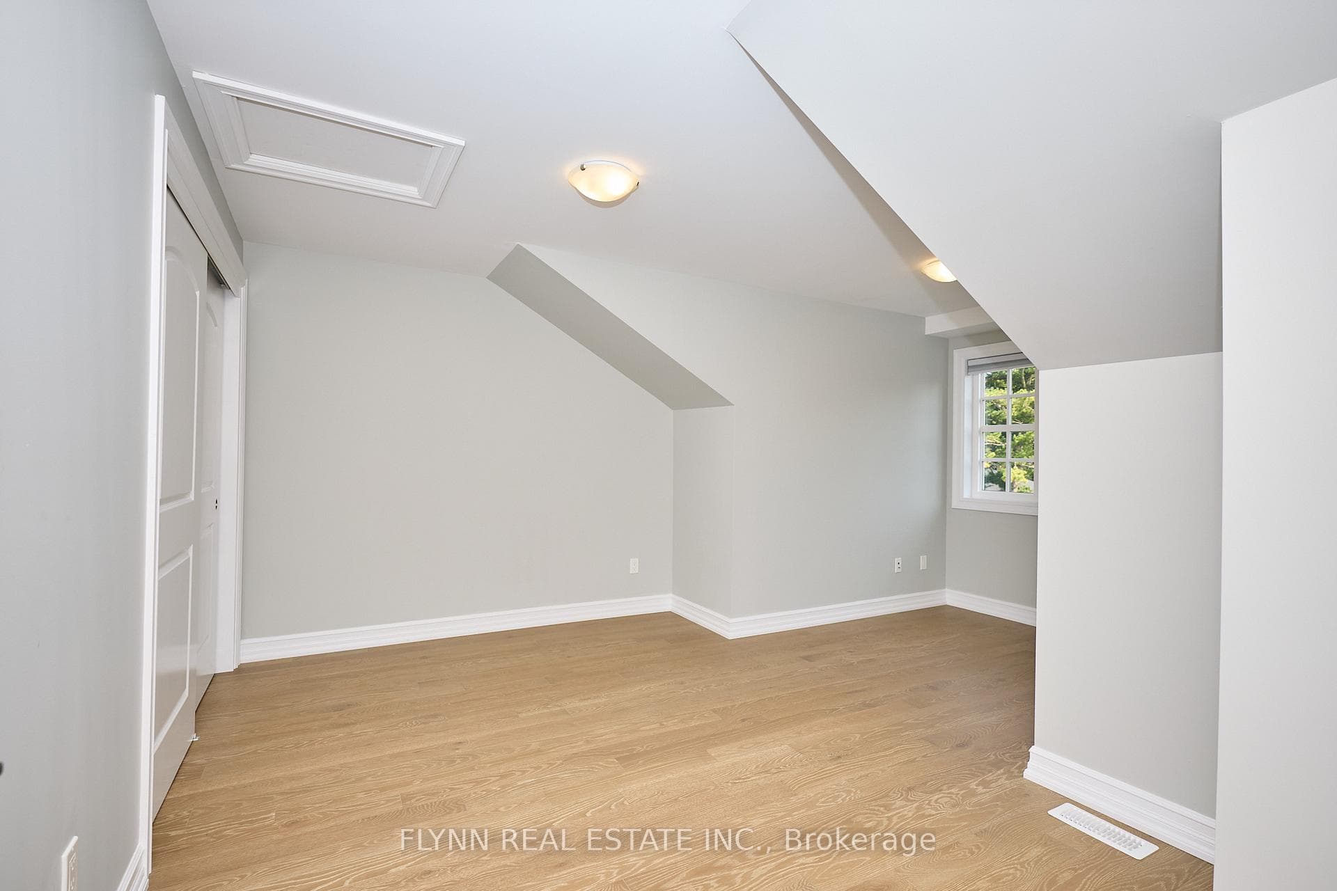 160 ANNE Street photo 24