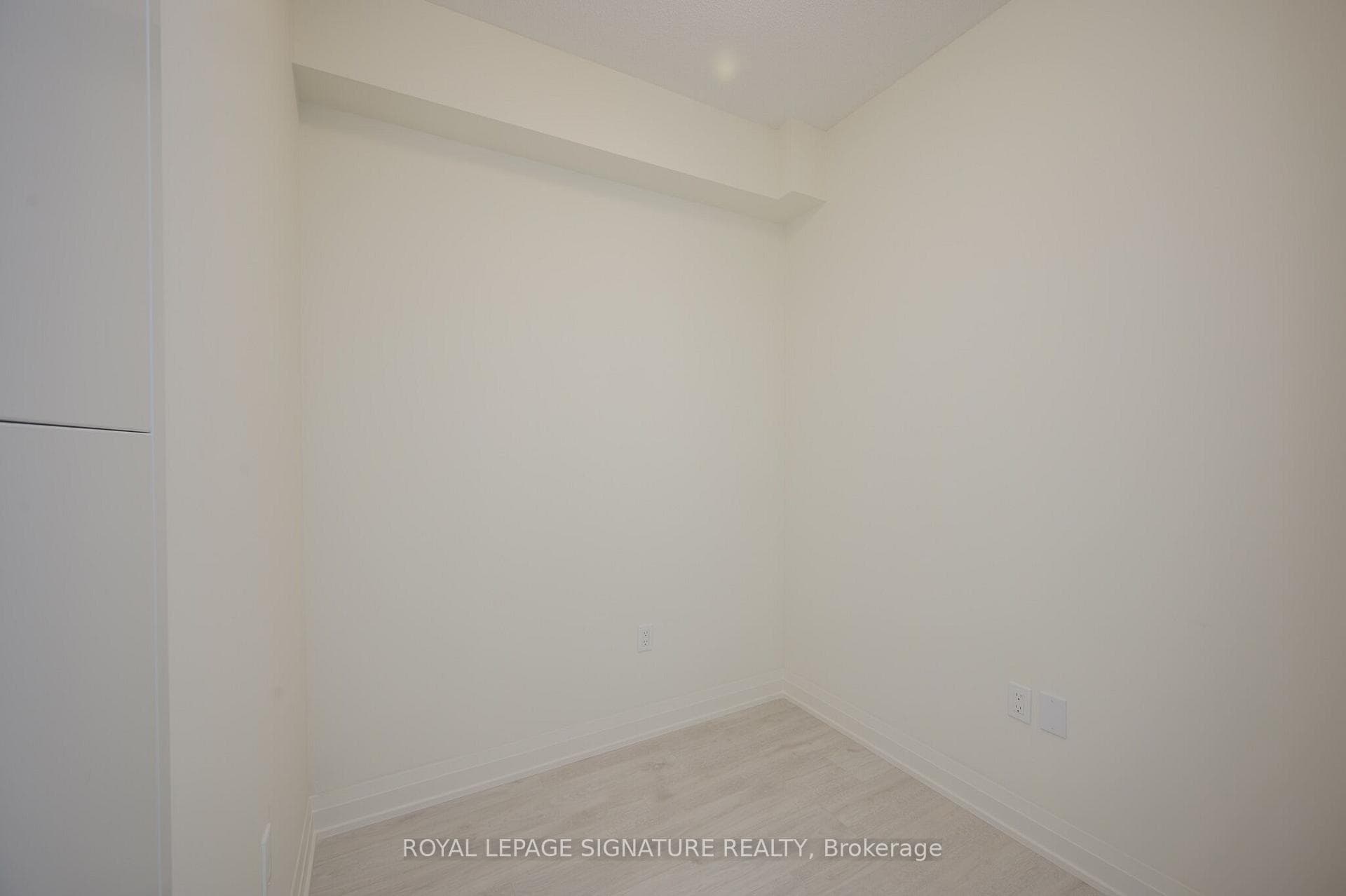 509 Dundas Street Unit 419 photo 20
